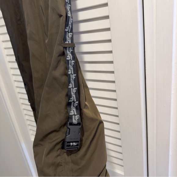 LF the brand Women’s Logo Track Pants - Picture 7 of 7